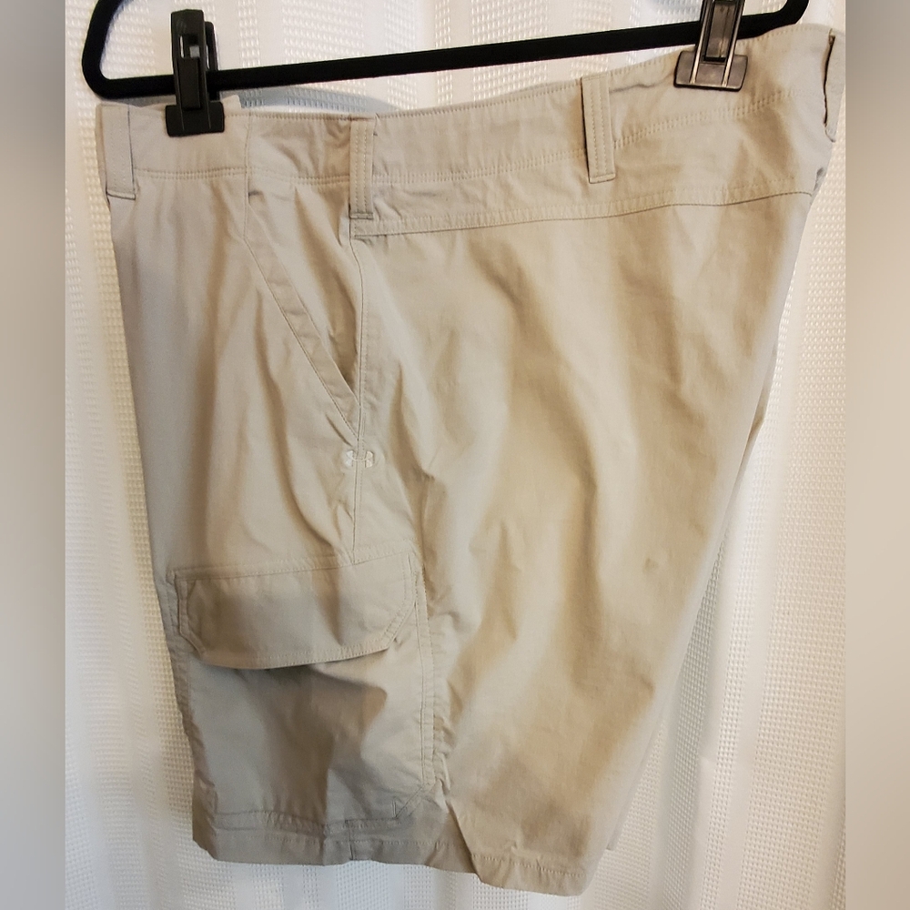 Under Armour Men's UA Fish Hunter Cargo Shorts 1304649 289 Size 44